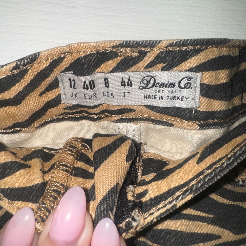 Denim&Co Black and Tan Animal Print Mini Skirt - Picture 2 of 3
